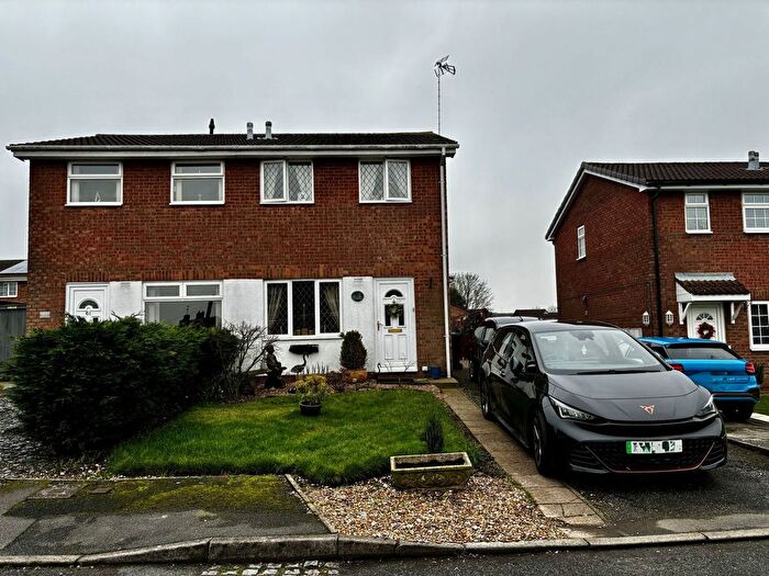 2 Bedroom Semi-Detached House For Sale In Rosecroft Gardens, Swadlincote, DE11