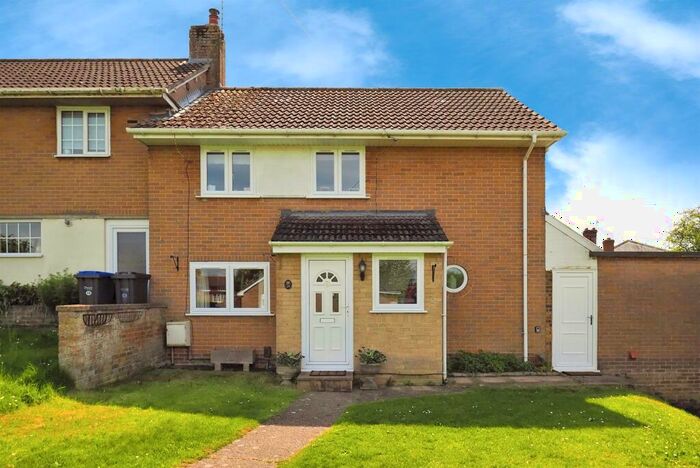 3 Bedroom Semi-Detached House For Sale In Crescent Road, Bulford, Salisbury, SP4