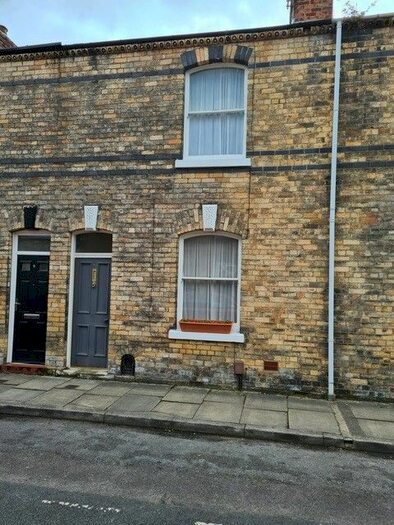 2 Bedroom Town House To Rent In Waverley Street, York, YO13