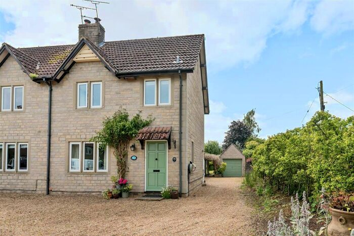 4 Bedroom Semi-Detached House For Sale In Draycot Cerne, SN15