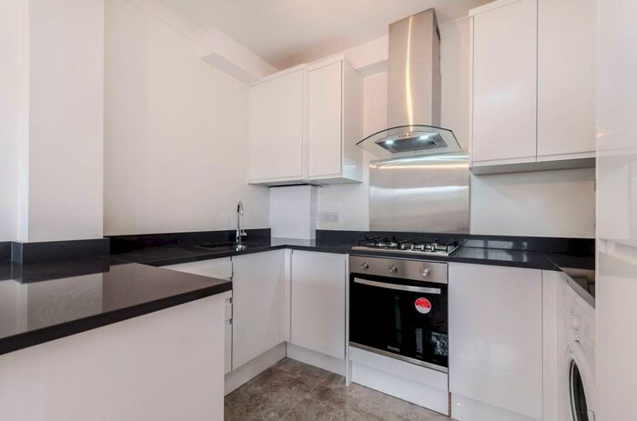 1 Bedroom Ground Flat To Rent In Oakfield Road, Croydon, CR0