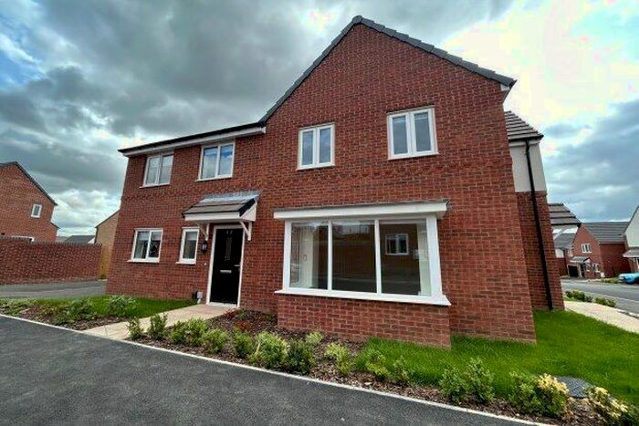 3 Bedroom Semi-Detached House To Rent In Horwood Drive, Nottingham, NG4