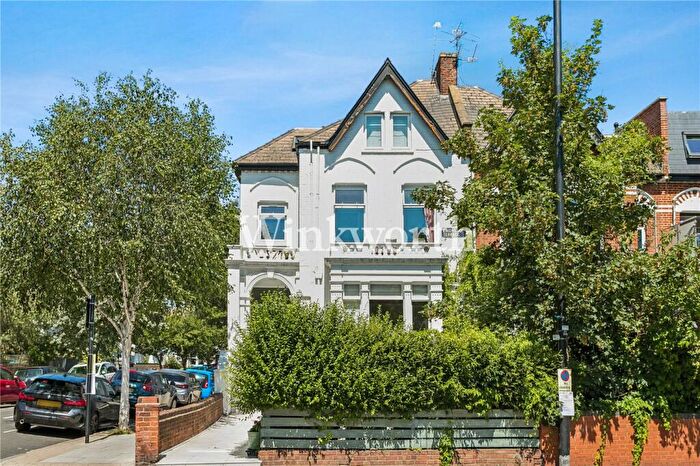 1 Bedroom Apartment For Sale In Endymion Road, London, N4
