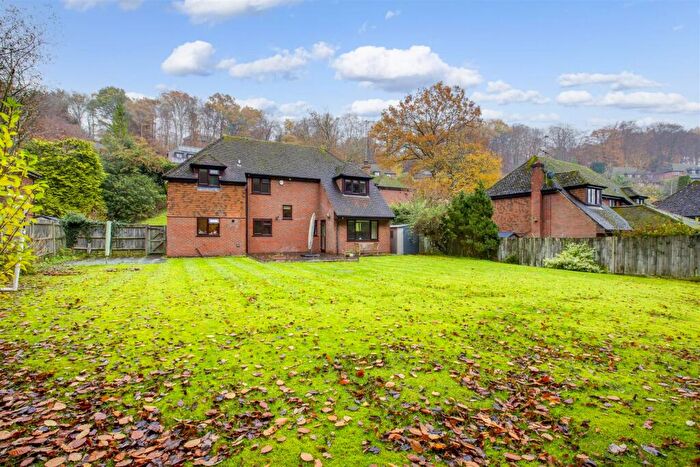 4 Bedroom Detached House To Rent In Hillside Road, Penn, HP10