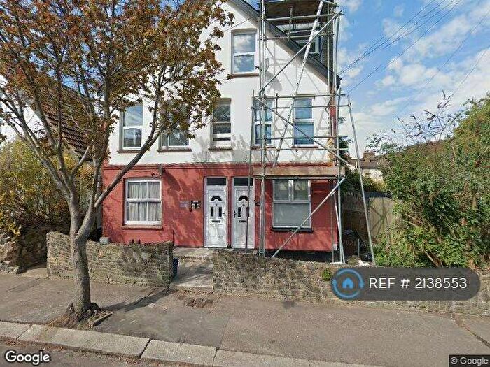 2 Bedroom Flat To Rent In St Georges Park Avenue, Westcliff On Sea, SS0