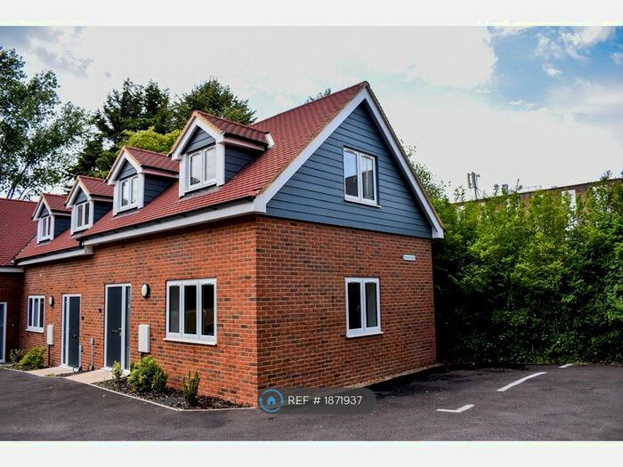 1 Bedroom Semi-Detached House To Rent In Platinum House, Leatherhead, KT22