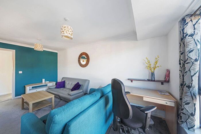 2 Bedroom Flat To Rent In Hirst Crescent, North Wembley, Wembley, HA9