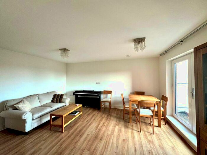 2 Bedroom Apartment To Rent In Tapster Street, Barnet, EN5