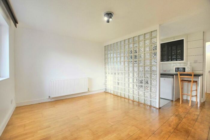 1 Bedroom Flat To Rent In Boultwood Road, Beckton, E6