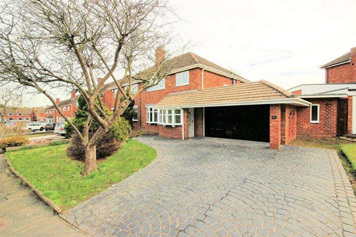 3 Bedroom Semi-Detached House To Rent In Brookwillow Road, Hayley Green, Halesowen, B63