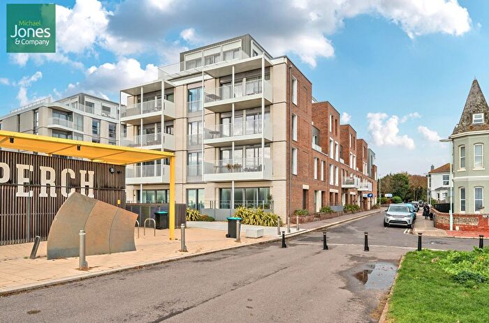 1 Bedroom Flat To Rent In Brighton Road, Worthing, West Sussex, BN11