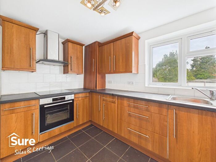 1 Bedroom Flat To Rent In Broom Hill, Hemel Hempstead, Hertfordshire, HP1