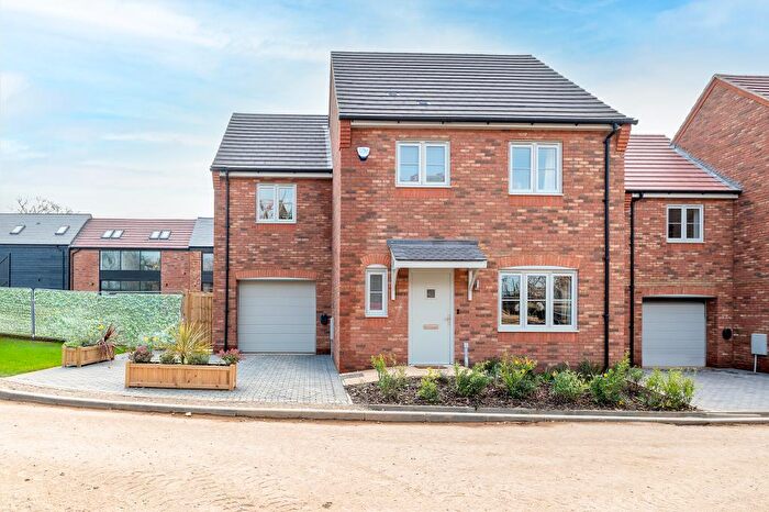 4 Bedroom Detached House For Sale In Chancel Close, Eagle Farm, Wavendon, Buckinghamshire, MK17