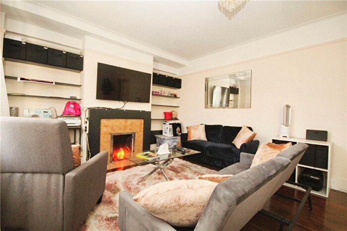 2 Bedroom Flat To Rent In Streatham Hill, London, SW2