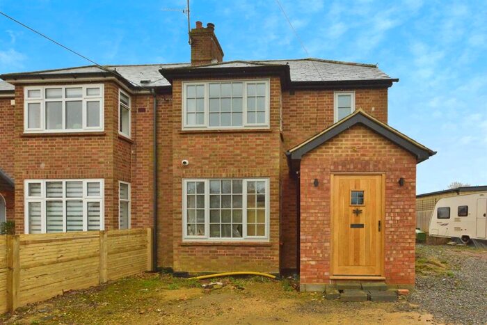 3 Bedroom Semi-Detached House For Sale In Stock Lane, Whaddon, Milton Keynes, MK17