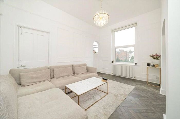 2 Bedroom Flat For Sale In Avenue Mansions, St Pauls Avenue, Willesden Green, NW2