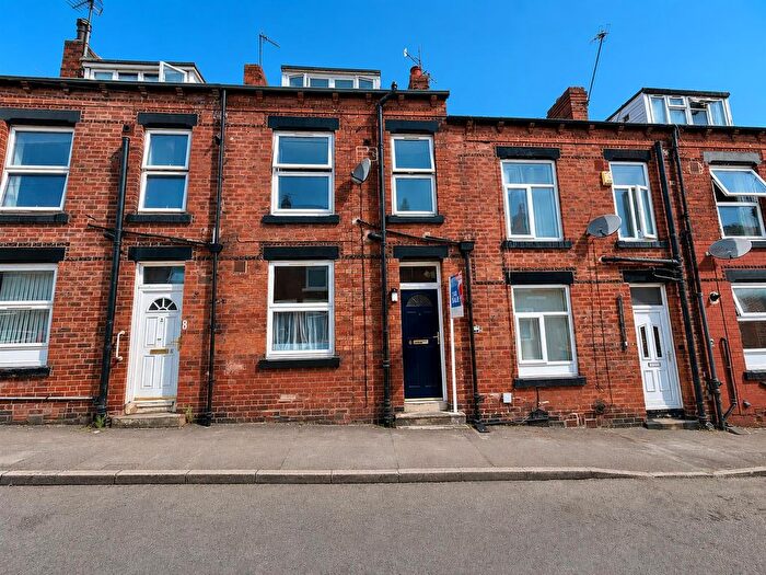 2 Bedroom Terraced House For Sale In Bangor Place, Leeds, LS12