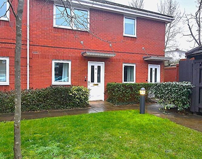 2 Bedroom Flat For Sale In Broad Lane, Eastern Green, CV5