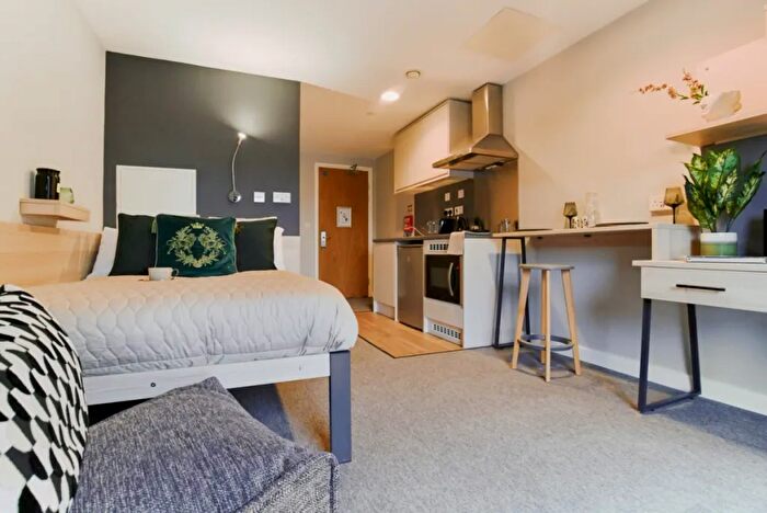 100 Bedroom Flat To Rent In , Sheffield, S1