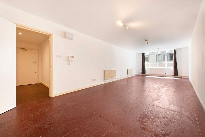 2 Bedroom Flat To Rent In Britannia Walk, London, N1