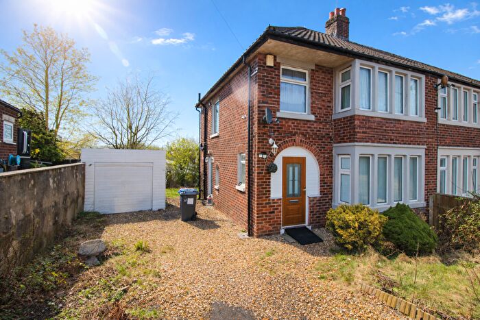 3 Bedroom Semi Detached House For Sale In North Bank Avenue, Blackburn, BB1