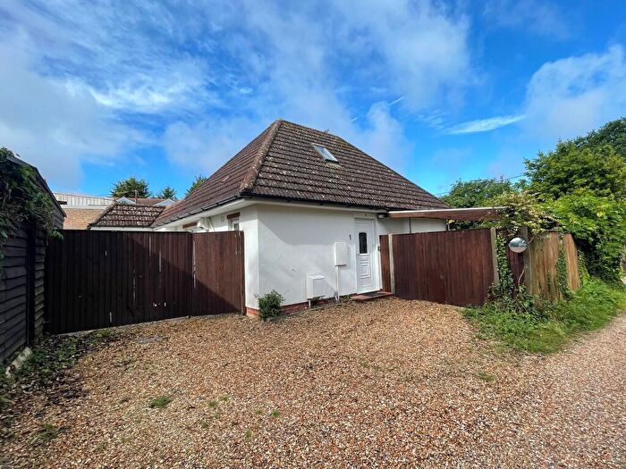 2 Bedroom Chalet For Sale In Longmeadow Gardens, Hythe, SO45