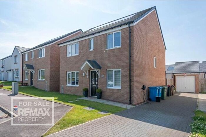 4 Bedroom Detached House For Sale In Hartwood Road, West Calder, EH55