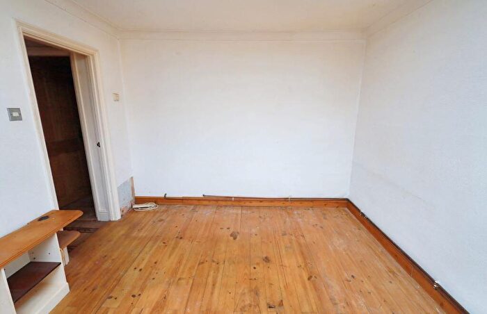1 Bedroom Flat For Sale In Moorfield, Harlow, Essex, CM18