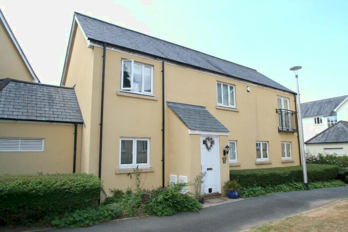 2 Bedroom Flat To Rent In Echo Crescent, Manadon Park, Plymouth, PL5