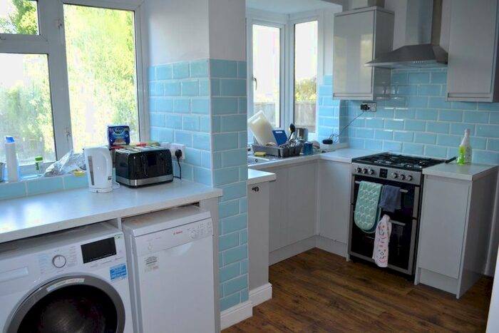 5 Bedroom Property To Rent In Harborne Lane, Selly Oak, Birmingham, B29