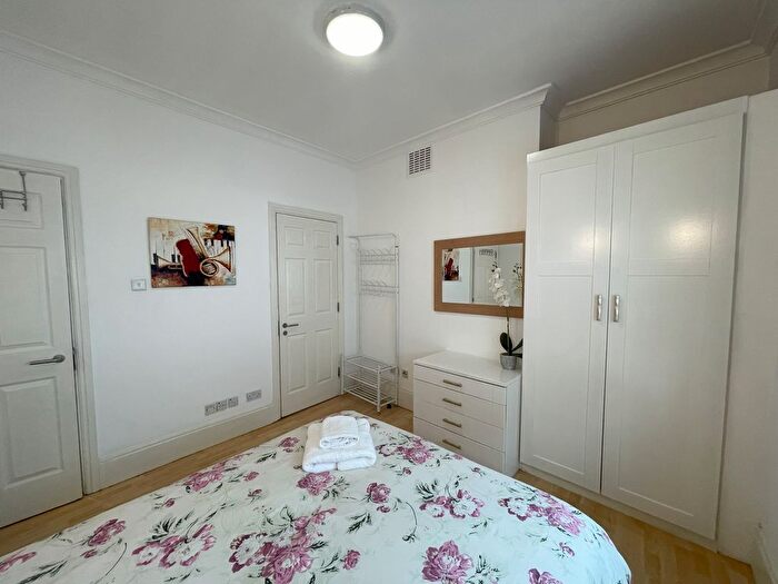 1 Bedroom Flat To Rent In White Horse Street, London, W1J