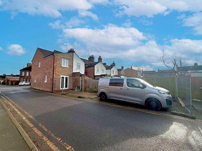 Commercial Property For Sale In Richard Street, Dunstable, LU5