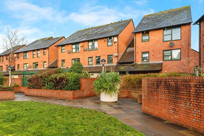 2 Bedroom Flat For Sale In Charlotte Court, Chester, CH1
