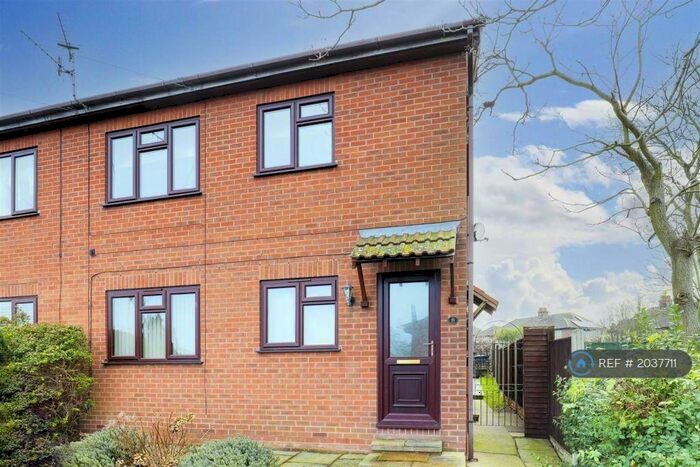 2 Bedroom Flat To Rent In Runswick Court, Arnold, Nottingham, NG5