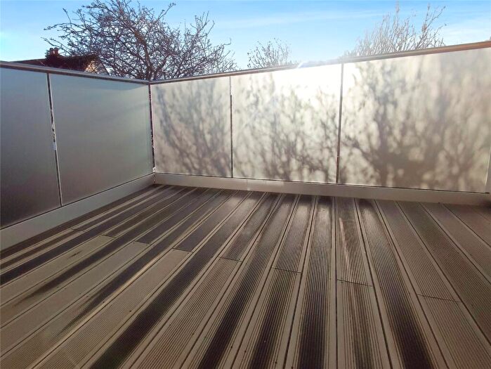 2 Bedroom Apartment For Sale In Woodlands Avenue, Rustington, Littlehampton, BN16