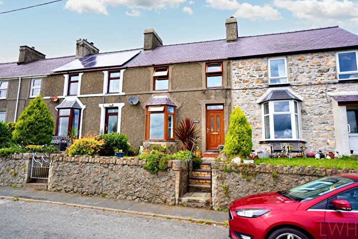 3 Bedroom Property For Sale In Moriah Terrace, Llithfaen, LL53