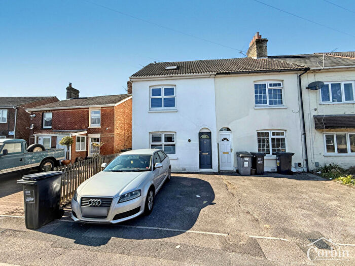 3 Bedroom End Of Terrace House For Sale In Canford Road, Bournemouth, BH11