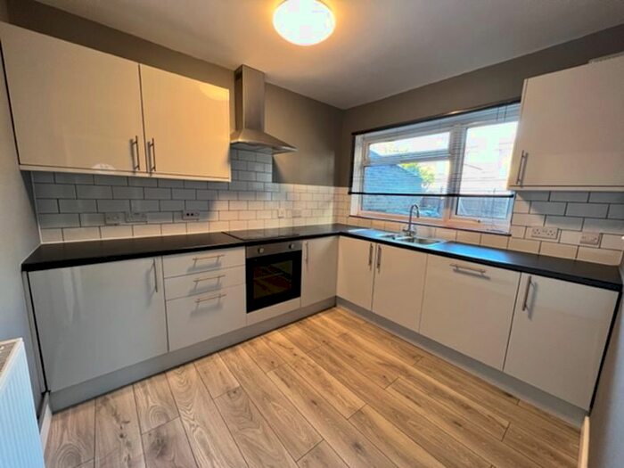 2 Bedroom Maisonette To Rent In Wansfell Close, Coventry, CV4