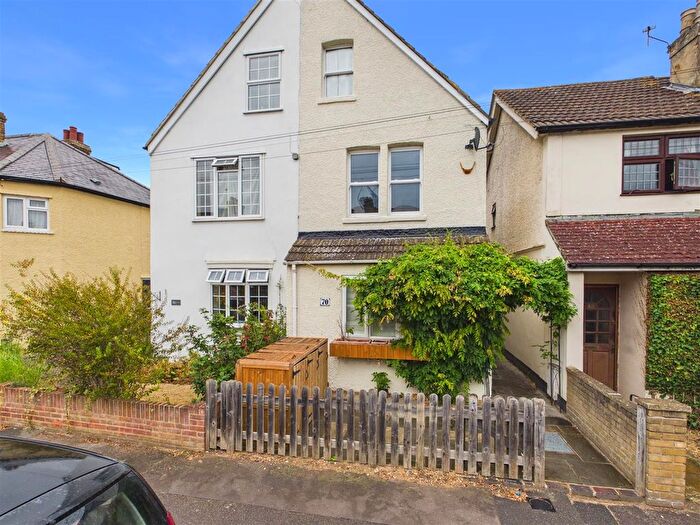 3 Bedroom Property To Rent In Sunbury Lane, Walton-On-Thames, KT12