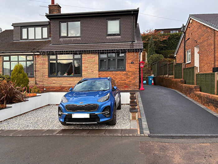 4 Bedroom Semi Detached House For Sale In Wellmeadow Lane, Uppermill, OL3