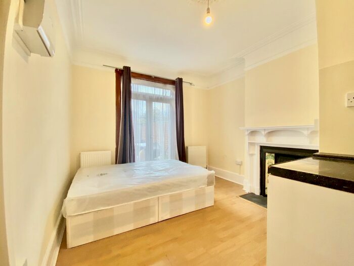1 Bedroom Studio To Rent In Malvern Road, Thornton Heath CR7