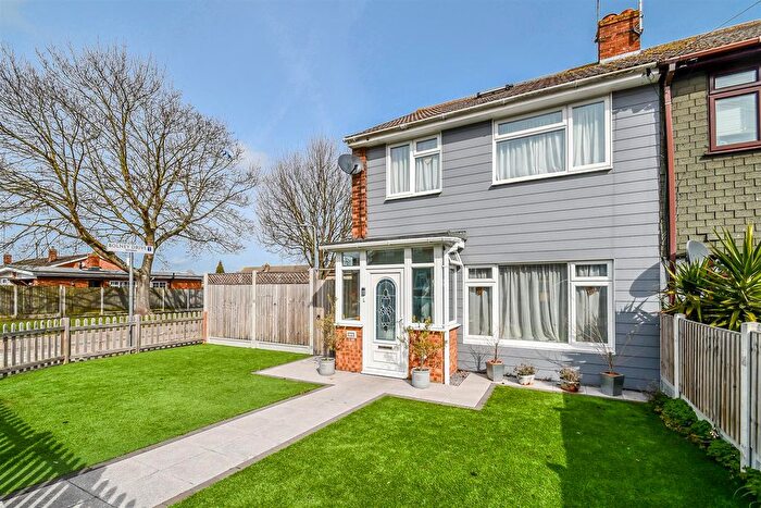 4 Bedroom Semi-detached House To Rent In Ringwood Drive, Leigh-On-Sea, SS9