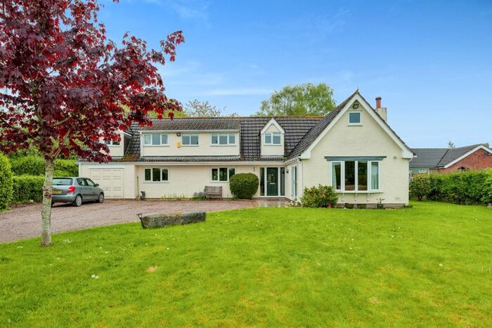 5 Bedroom Bungalow For Sale In Manley Common, Frodsham, WA6