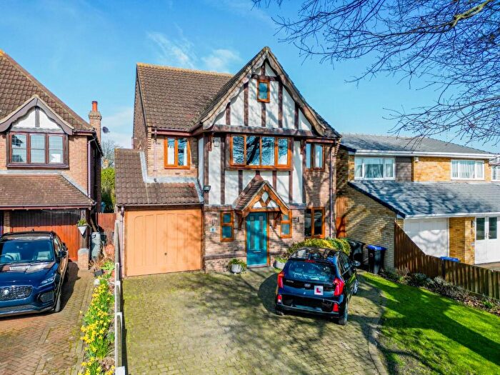 4 Bedroom Detached House For Sale In Thornhill, Leigh-On-Sea, SS9