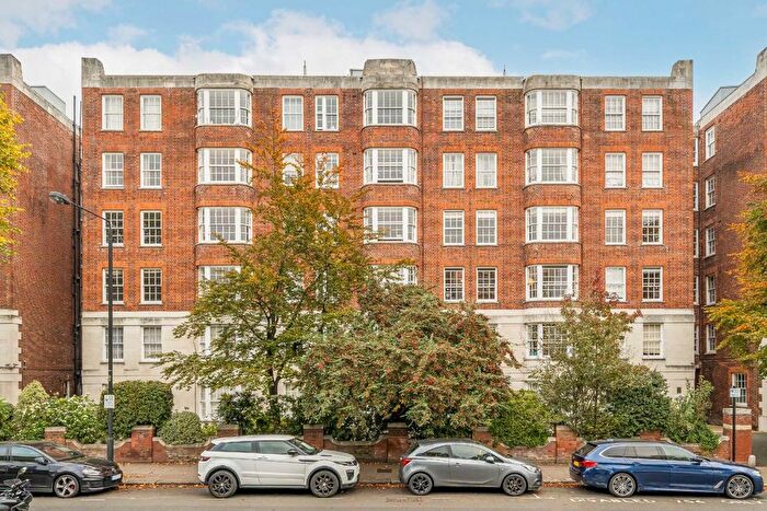 3 Bedroom Flat To Rent In Kensington Park Road, London, W11