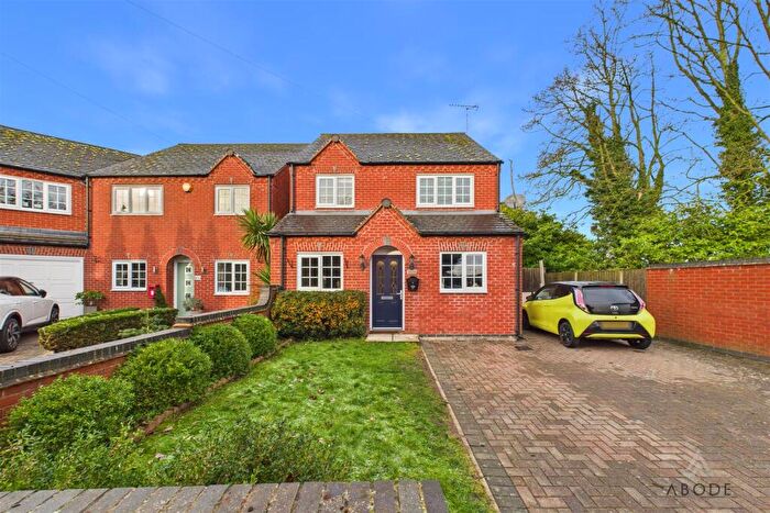 3 Bedroom Detached House For Sale In Henhurst Hill, Burton-On-Trent, DE13