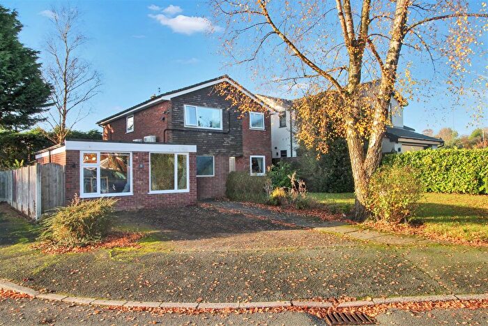 4 Bedroom Detached House For Sale In Sergeants Lane, Whitefield, M45