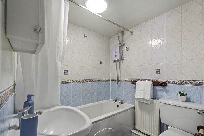 1 Bedroom House To Rent In Hyde Park Road, Leeds, LS6