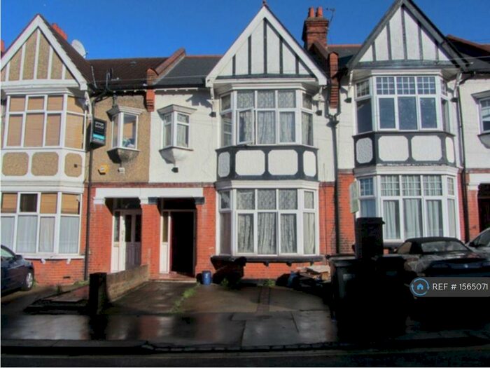 4 Bedroom Terraced House To Rent In Chisholm Road, Croydon, CR0