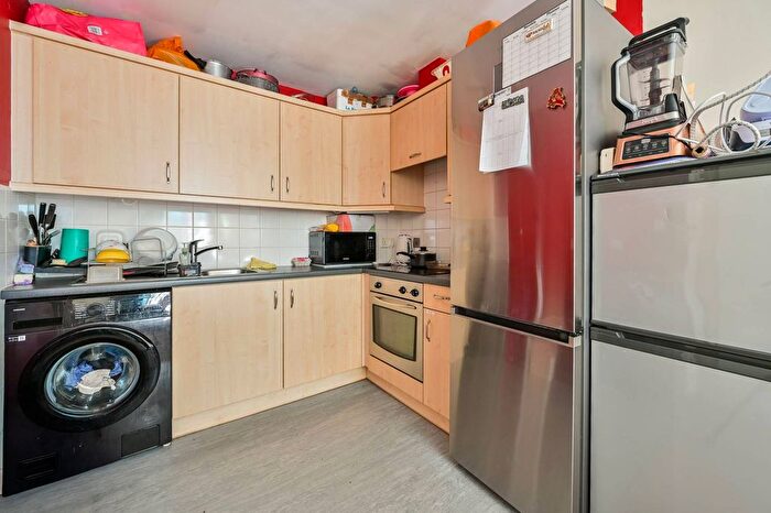 2 Bedroom Flat To Rent In Westminster Bridge Road, Waterloo, London, SE1